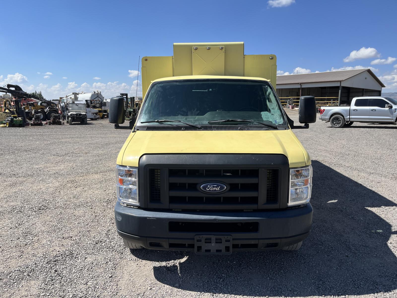 CAMIONETA CON CAJA REFRIJERADA COLDCAR